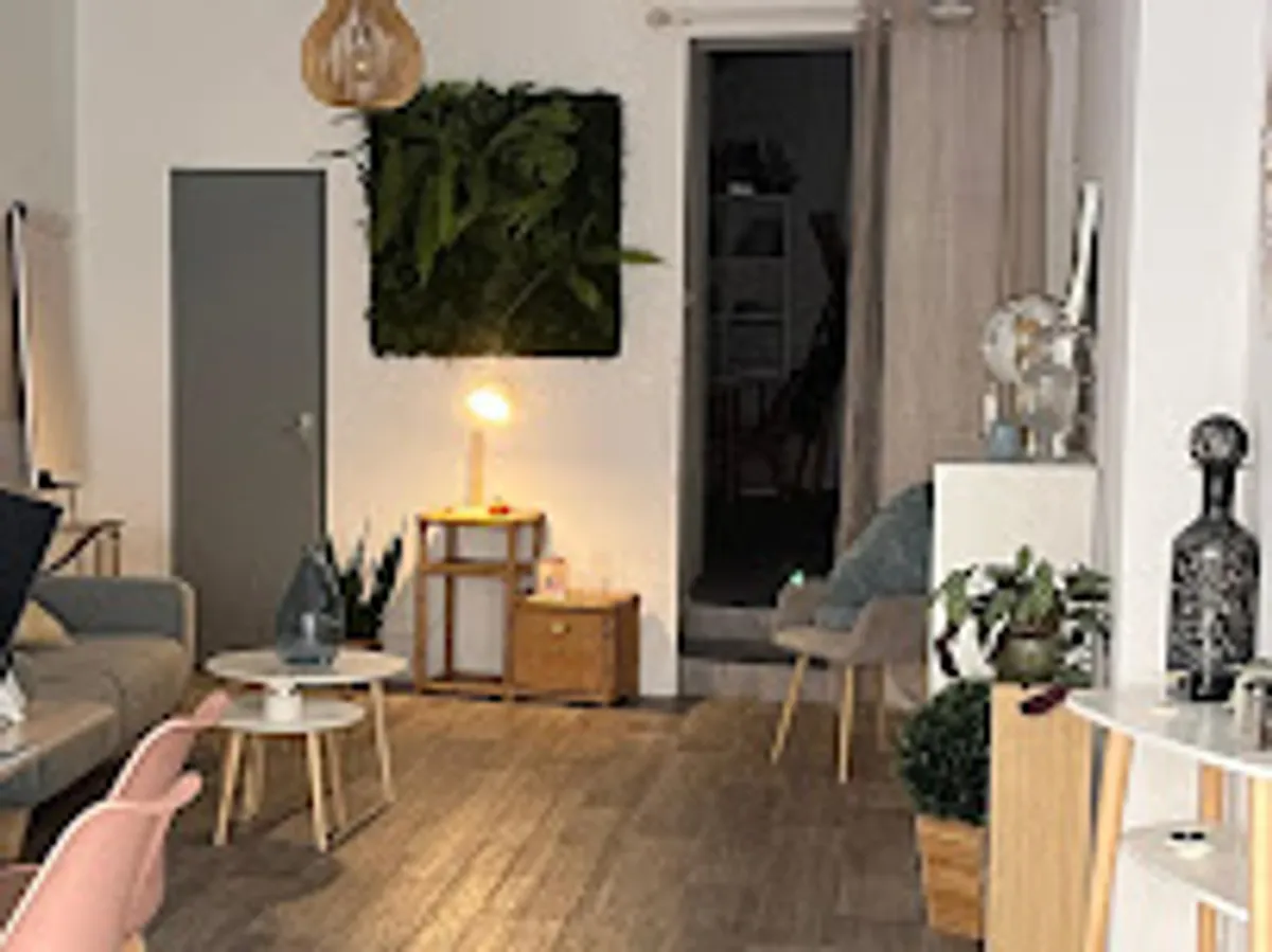 VIVASERVICES BORDEAUX CENTRE - Ménage, Repassage, Garde d'enfants, Jardinage, Bricolage, Assistance seniors et handicapés - Photo 2