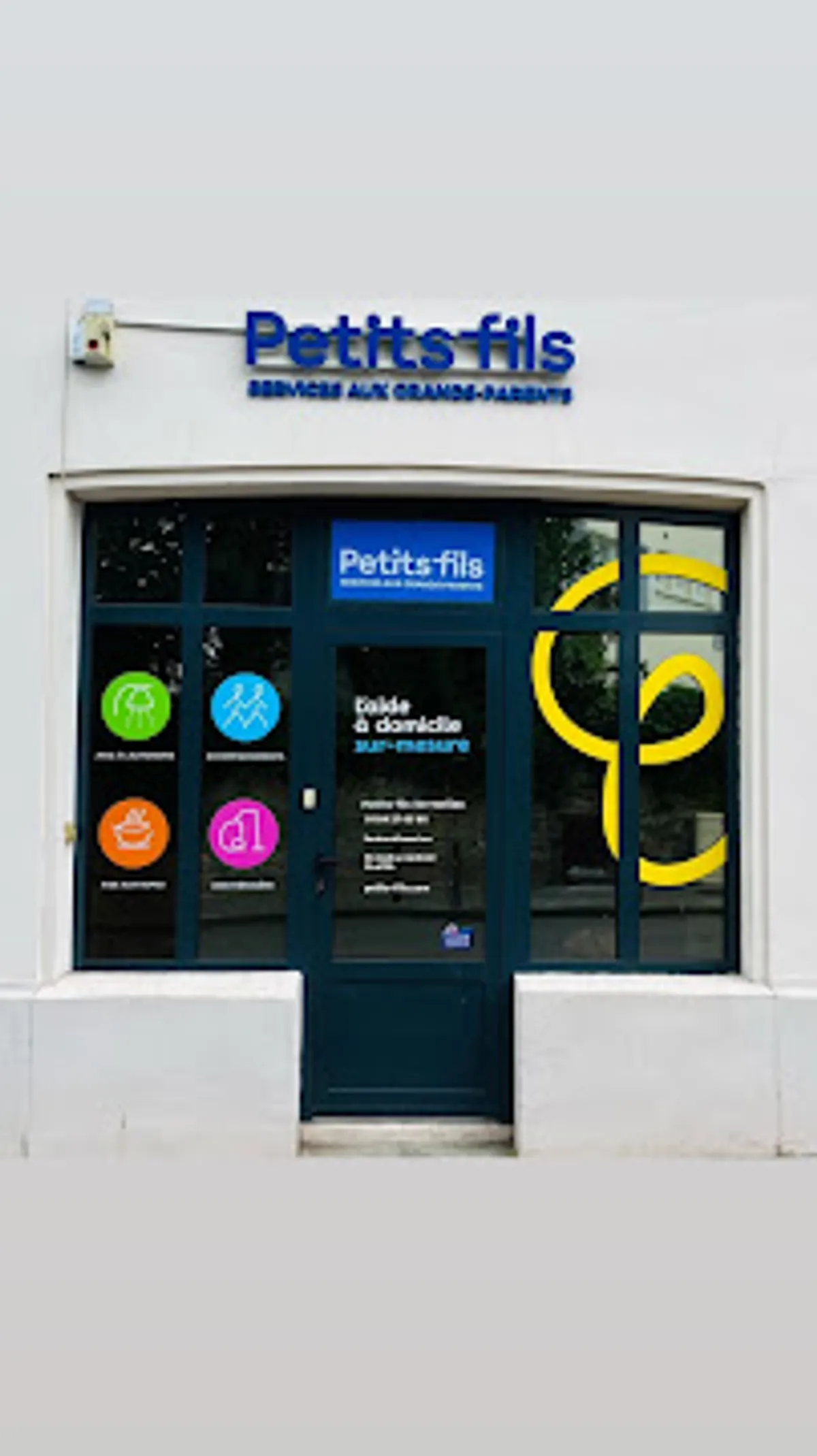 Petits-fils Versailles - Aide à domicile - Photo 3
