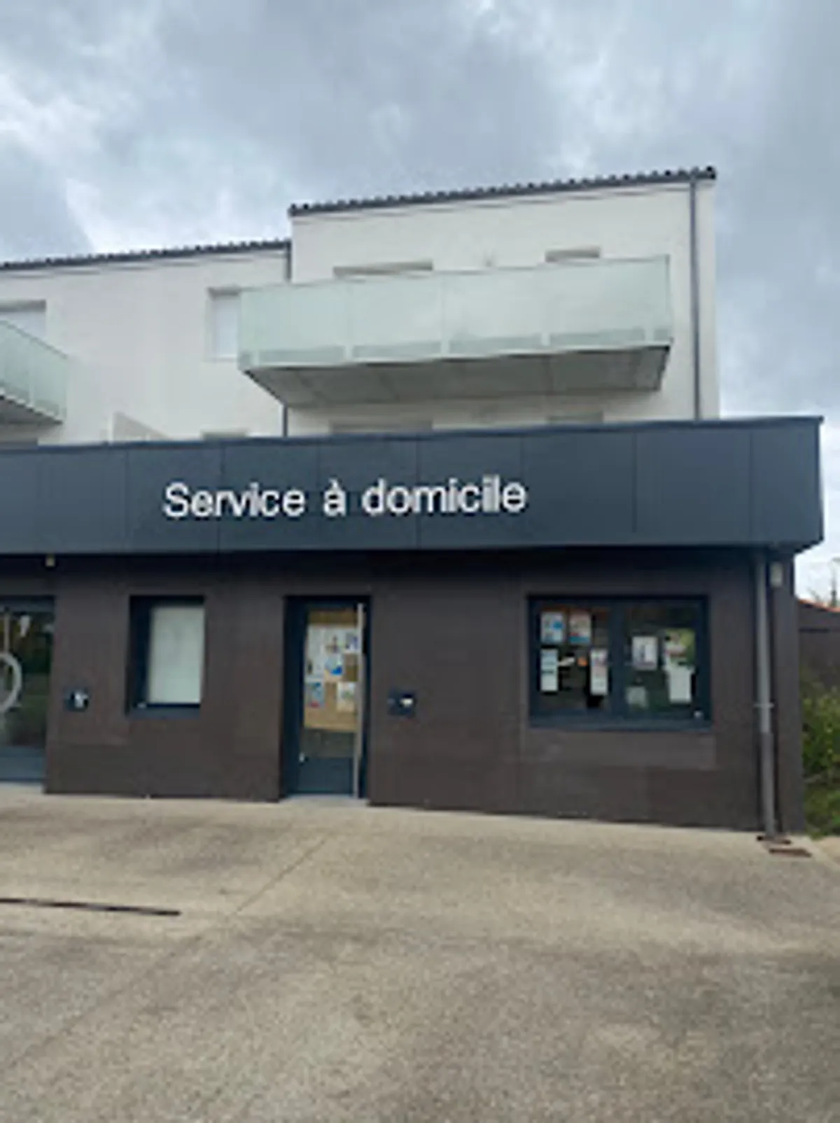 Maison et Services Clisson | Ménage, repassage, jardinage, nettoyage vitres