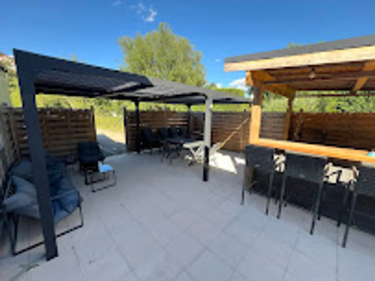Maison et Services Saint Etienne | Ménage, repassage, jardinage, nettoyage des vitres - Photo 4