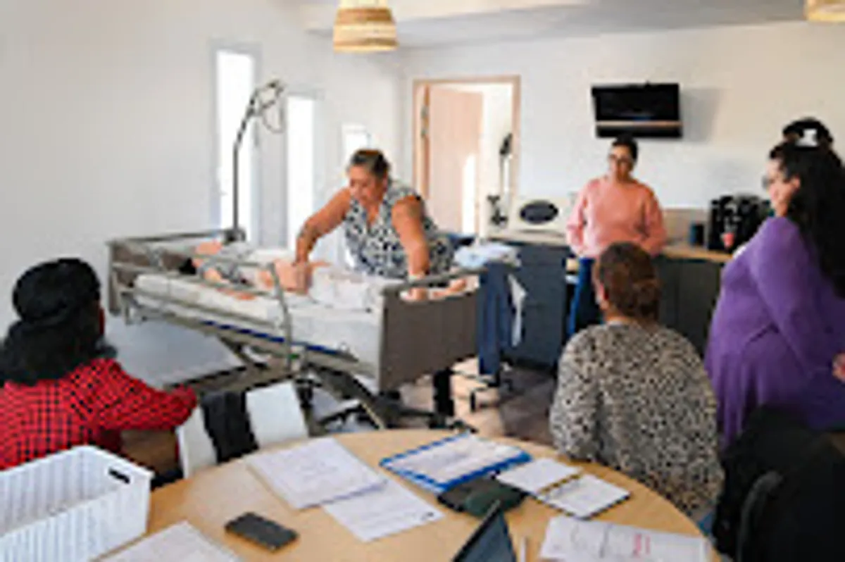 A VOS COTES - Auxiliaires de vie - Ménage - Photo 3