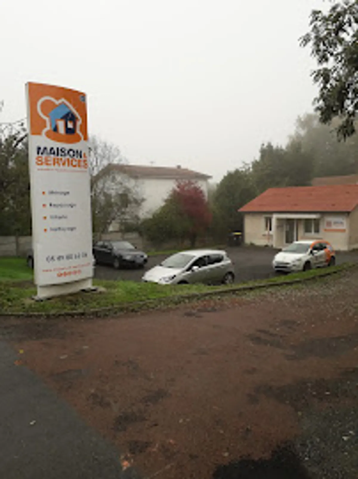 MAISON ET SERVICES BRESSUIRE | Ménage, repassage, jardinage, nettoyage des vitres - Photo 2