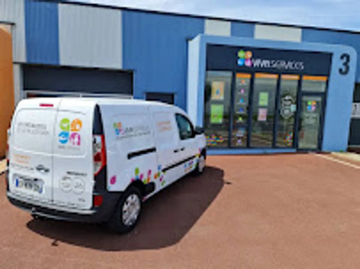 VIVASERVICES St Gilles-Croix-de-Vie - Ménage, Jardinage, Aide aux personnes âgées et handicapées, Bricolage, Garde d'enfants