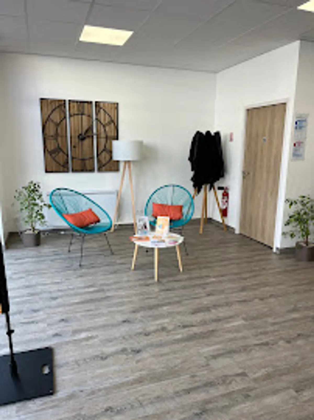 VIVASERVICES Plaisir, Les Clayes-sous-Bois - Ménage, Garde d’enfants, Aide aux personnes âgées, Jardinage, Bricolage