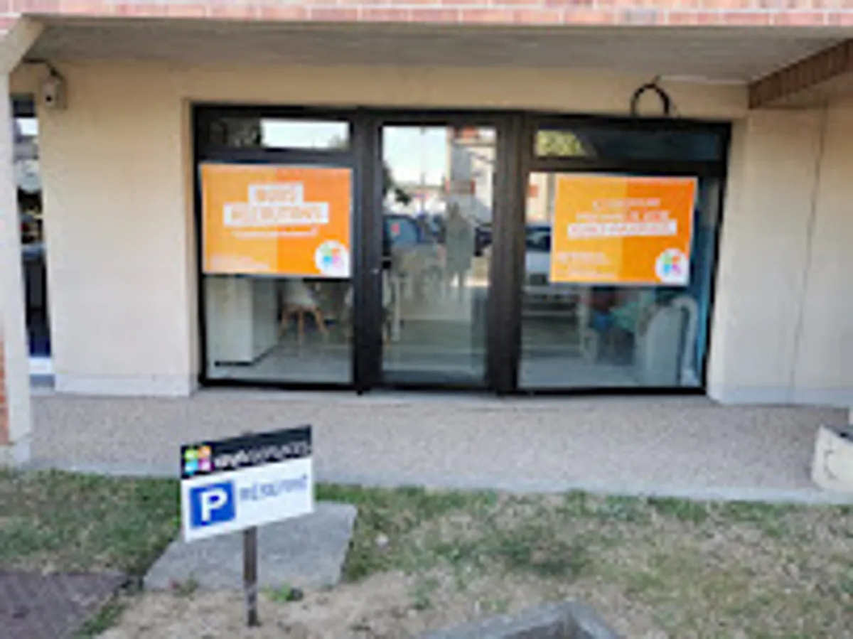 VIVASERVICES COMPIÈGNE - Ménage, Garde d’enfants, Aide aux personnes âgées et handicapées, Jardinage, Bricolage - Photo 3