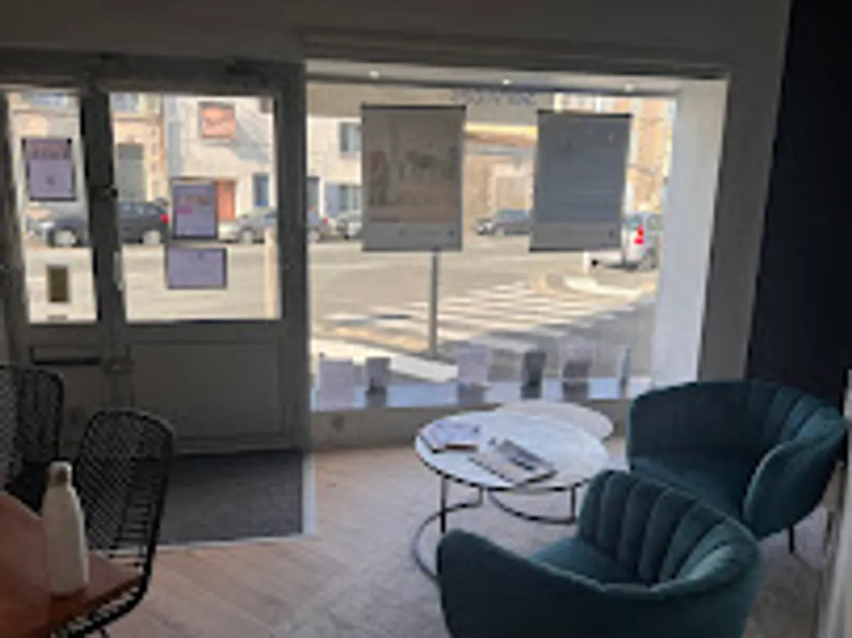 Ménage et repassage à domicile - Centre Services Niort - Photo 2