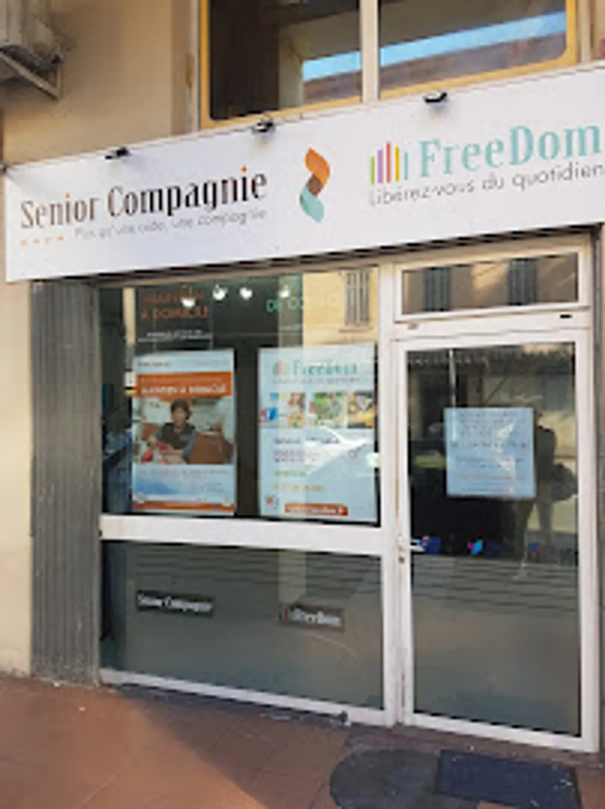 Aide à Domicile - Senior Compagnie - Photo 2