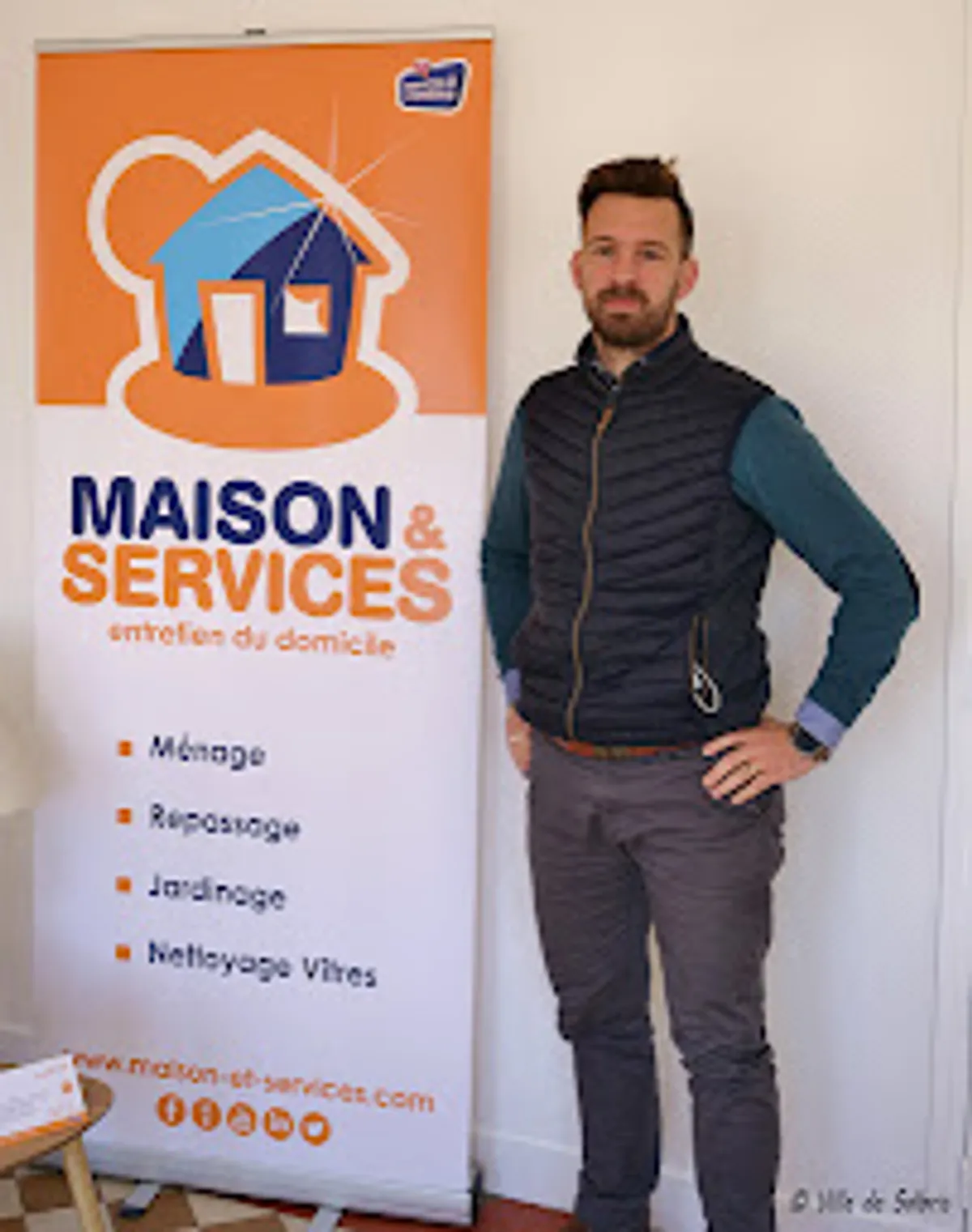 Maison et Services Salbris | Ménage, repassage, jardinage, nettoyage des vitres - Photo 2