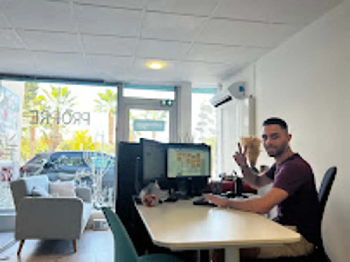 ✅ Femme de ménage à domicile | MÉNAGEO agence de ménage et repassage à Montpellier et alentours - Photo 7
